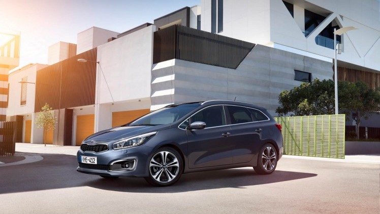 De vernieuwde Kia cee'd staat nu in de showroom en komt in september op de markt als GT-Line en 1.0 T-GDI.