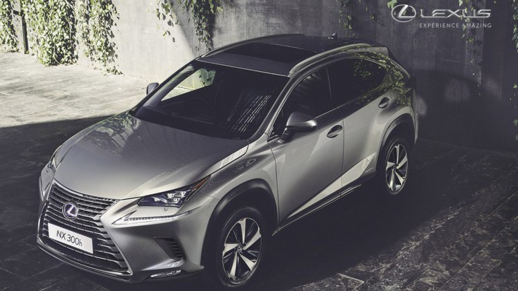 De vernieuwde Lexus CT 200h en NX 300h zijn inmiddels verkrijgbaar.