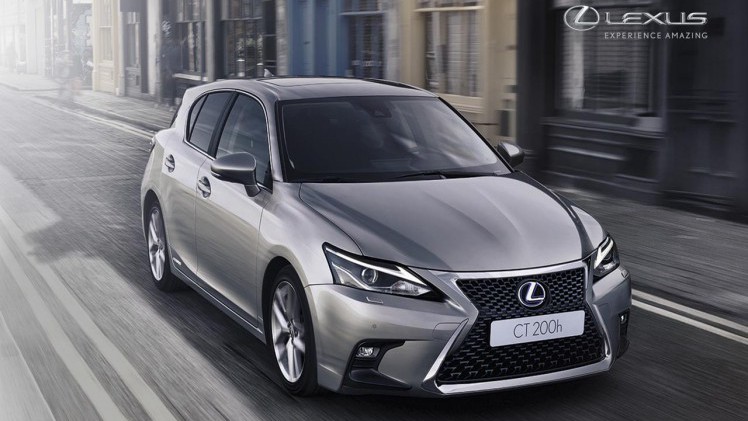 De vernieuwde Lexus CT 200h en NX 300h zijn inmiddels verkrijgbaar.