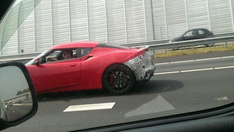 Lotus geeft de Evora een facelift. Het prototype is in Amsterdam gesignaleerd door Andres Kuipers.