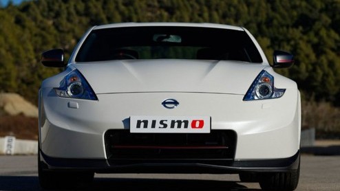 Nissan heeft voor 2014 de 370Z Coup en Roadster op diverse punten aangepast, komt met de Nismo-uitvoering en een instapversie.
