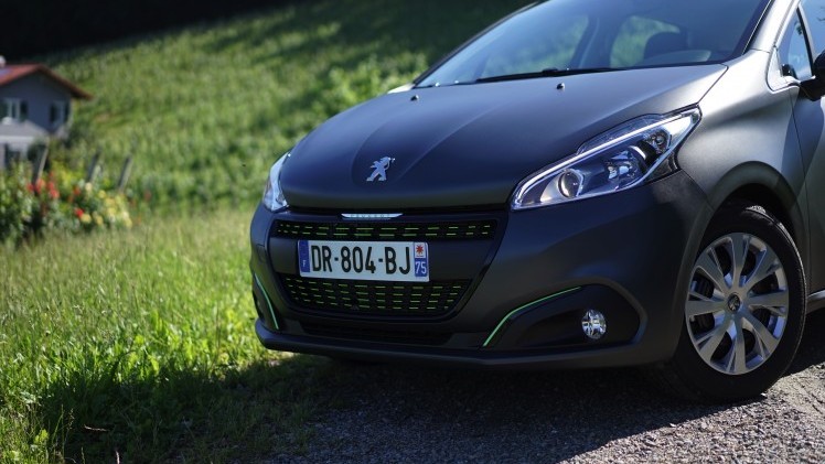 Uiterlijk zijn de verschillen minimaal, maar toch is de Peugeot 208 een leukere auto dan dat hij was, ontdekten we in Oostenrijk. Autotest!