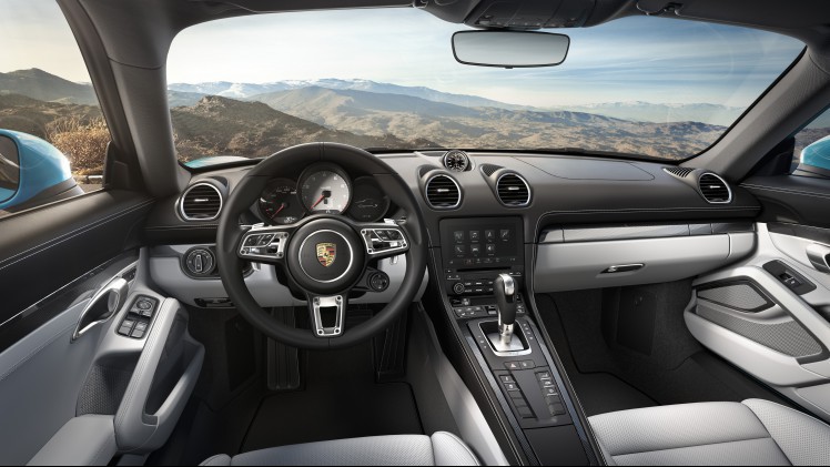 Porsche 718 Cayman facelift een feit. De grondige update brengt nieuwe looks, verbeterd rijgedrag en nieuwe viercilindermotoren.