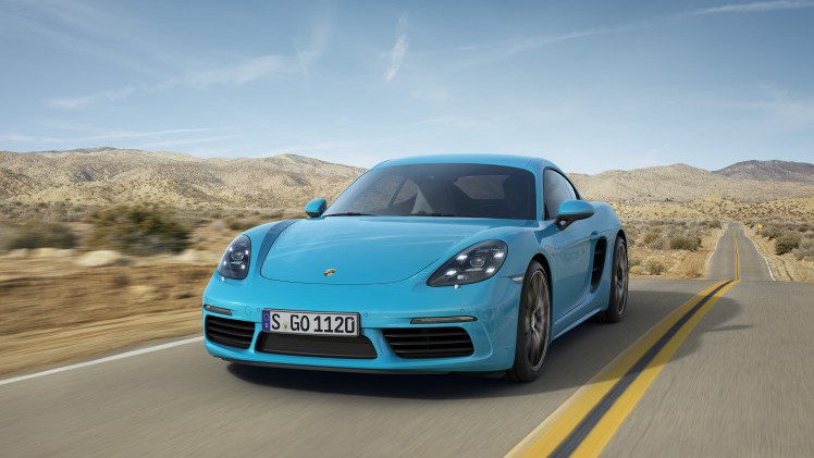 Porsche 718 Cayman facelift een feit. De grondige update brengt nieuwe looks, verbeterd rijgedrag en nieuwe viercilindermotoren.