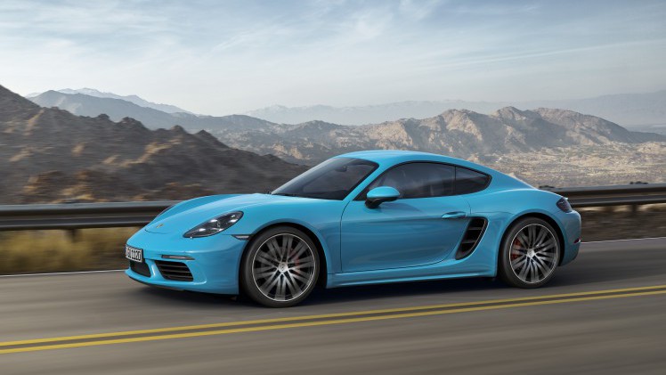 Porsche 718 Cayman facelift een feit. De grondige update brengt nieuwe looks, verbeterd rijgedrag en nieuwe viercilindermotoren.