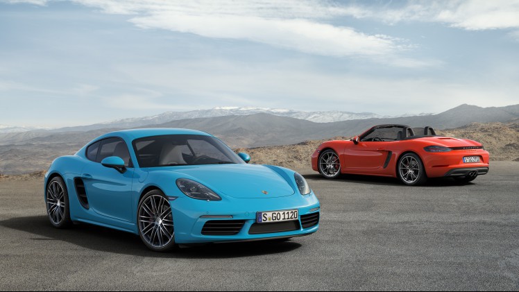 Porsche 718 Cayman facelift een feit. De grondige update brengt nieuwe looks, verbeterd rijgedrag en nieuwe viercilindermotoren.