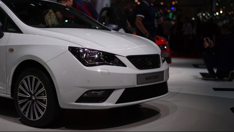 Nieuwe Seat Ibiza prijzen vanaf 12.950 euro voor de 1.0 MPI en 13.950 euro met de 1.0 TSI. Speciale aandacht krijgen de Style Connect en FR Connect uitvoeringen.