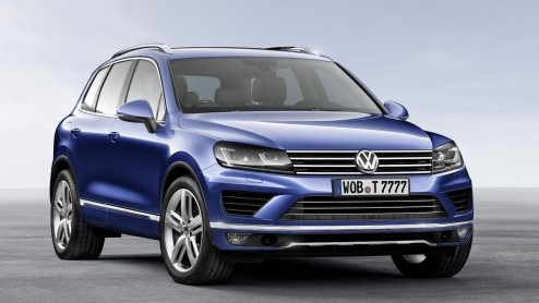 Volkswagen start medio oktober met de levering van de vernieuwde Touareg. De SUV komt in ons land alleen als Hybrid of met 3.0 TDI te koop. Prijzen beginnen bij 75.750 euro.