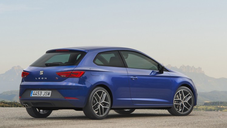 De driedeursvariant en de Cupra-modellen van de vernieuwde SEAT Leon zijn nu ook van een prijskaartje voorzien. De driedeurs is er vanaf 31.150 euro.