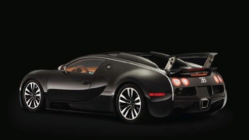 Hoewel elke Bugatti Veyron natuurlijk een staaltje exclusiviteit is, zijn special editions toch geen uitzondering. Dit keer staat de Sang Noir uitvoering op het programma. Daarvan zijn de eerste foto