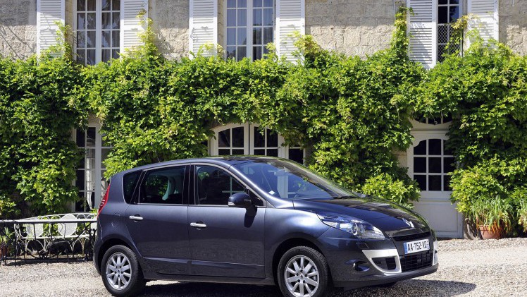 Renault onthult nieuwe Scnic op de Autosalon van Genve 2016. De Fransen laten het concept van de MPV niet los maar geven er wel een eigen draai aan. Eerste beelden!