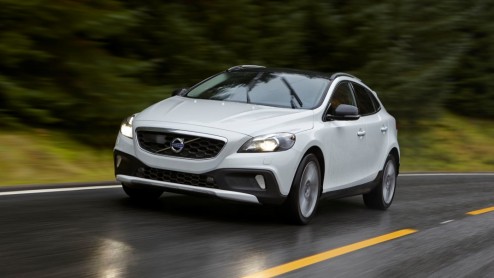Volvo V40 T5 Cross Country krijgt 2.0 liter viercilinder DRIVE-E turbomotor in plaats van de 2.5 liter vijfcilinder.