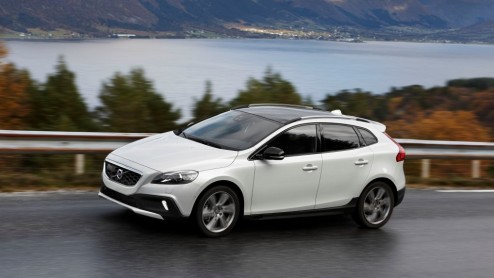 Volvo V40 T5 Cross Country krijgt 2.0 liter viercilinder DRIVE-E turbomotor in plaats van de 2.5 liter vijfcilinder.