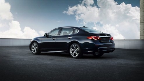 Viercilinder benzine- en dieselmotor voor Infiniti Q70, de vernieuwde Infiniti M.
