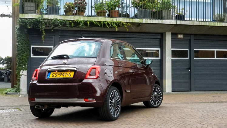 Autotest Fiat 500L en nieuwe Fiat 500. In een retour Amsterdam-Maastricht schatten we de 500L en 500 opnieuw op waarde.