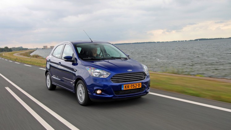 AutoVandaag deed een rijtest met de nieuwe Ford Ka+ Trend Ultimate 85 pk. De auto vormt een budgetmodel onder de even grote Fiesta. Voegt dat wat toe?
