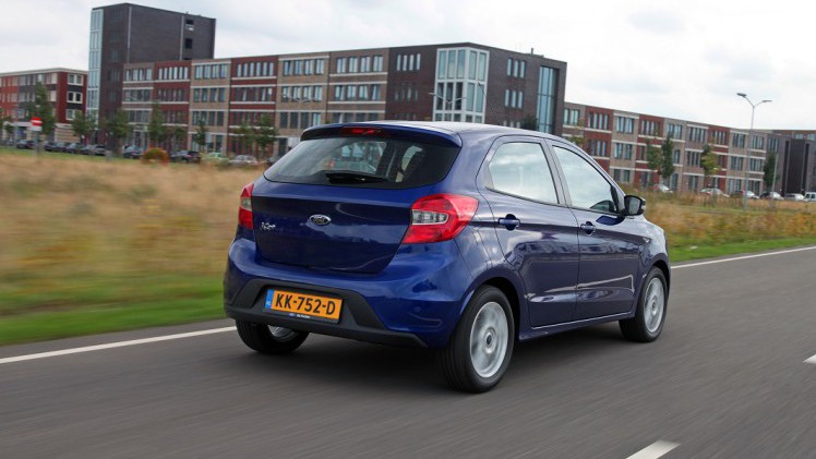 AutoVandaag deed een rijtest met de nieuwe Ford Ka+ Trend Ultimate 85 pk. De auto vormt een budgetmodel onder de even grote Fiesta. Voegt dat wat toe?