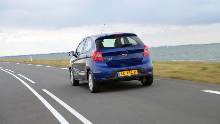 AutoVandaag deed een rijtest met de nieuwe Ford Ka+ Trend Ultimate 85 pk. De auto vormt een budgetmodel onder de even grote Fiesta. Voegt dat wat toe?