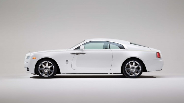 Rolls-Royce Wraith Inpsired by Fashion is ontwikkeld als rijdende haute couture met afwerking ontleend uit de mode-industrie.