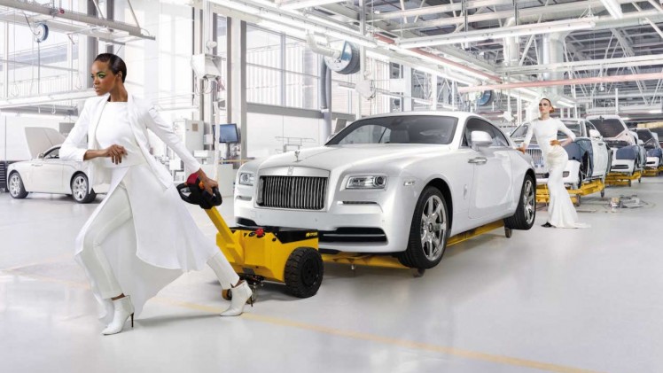 Rolls-Royce Wraith Inpsired by Fashion is ontwikkeld als rijdende haute couture met afwerking ontleend uit de mode-industrie.