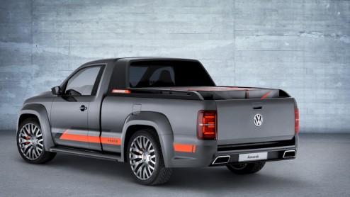 Volkswagen Amarok Power met 3.0 TDI V6 272 pk en 5000 Watt audio-installatie voor DJ naar Wrthersee 2014.