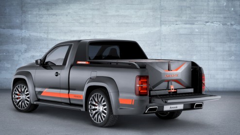 Volkswagen Amarok Power met 3.0 TDI V6 272 pk en 5000 Watt audio-installatie voor DJ naar Wrthersee 2014.