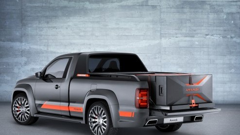 Volkswagen Amarok Power met 3.0 TDI V6 272 pk en 5000 Watt audio-installatie voor DJ naar Wrthersee 2014.