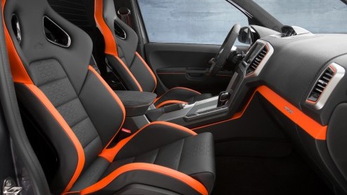 Volkswagen Amarok Power met 3.0 TDI V6 272 pk en 5000 Watt audio-installatie voor DJ naar Wrthersee 2014.