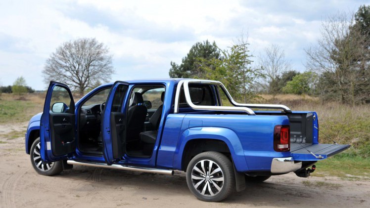 De bestaande Amarok pick-up is door Volkswagen flink aangepakt. De auto beschikt onder meer over een nieuwe V6 dieselmotor die een hernieuwde kennismaking vraagt.