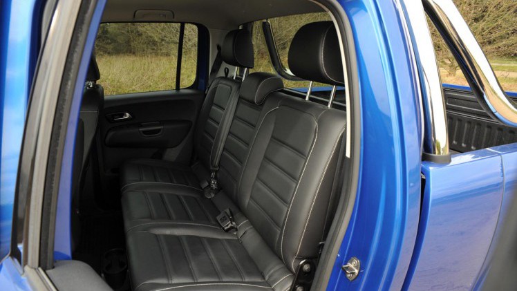 De bestaande Amarok pick-up is door Volkswagen flink aangepakt. De auto beschikt onder meer over een nieuwe V6 dieselmotor die een hernieuwde kennismaking vraagt.