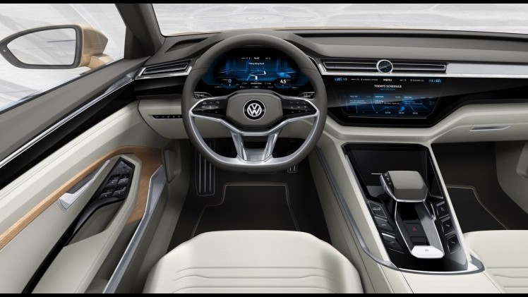 Volkswagen C Coup GTE is een studiemodel van vijf meter, een voorproefje van nieuwe sedans die Volkswagen in de planning heeft, waaronder een Phaeton.