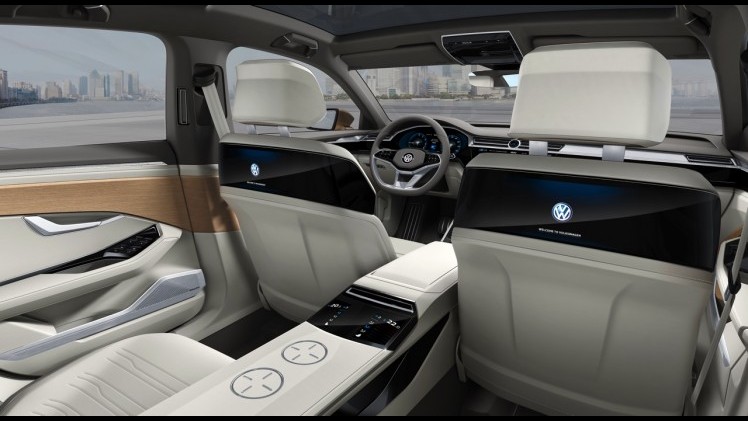 Volkswagen C Coup GTE is een studiemodel van vijf meter, een voorproefje van nieuwe sedans die Volkswagen in de planning heeft, waaronder een Phaeton.