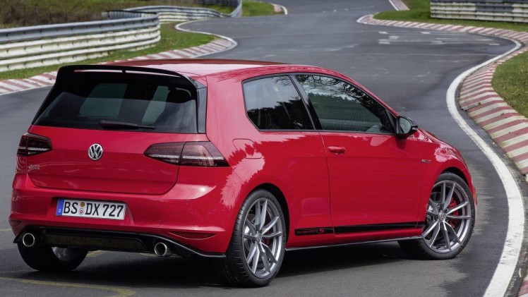 Video van Volkswagen Golf GTI Clubsport S op de N?rburgring. De opper-GTI is de snelste voorwielaandrijver op de Nordschleife dankzij allerlei (lichtgewicht) aanpassingen.