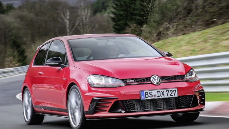 Video van Volkswagen Golf GTI Clubsport S op de N?rburgring. De opper-GTI is de snelste voorwielaandrijver op de Nordschleife dankzij allerlei (lichtgewicht) aanpassingen.