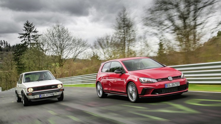 Video van Volkswagen Golf GTI Clubsport S op de N?rburgring. De opper-GTI is de snelste voorwielaandrijver op de Nordschleife dankzij allerlei (lichtgewicht) aanpassingen.