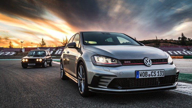 Volkswagen Golf GTI Clubsport tussen GTI en R geprijsd. Voor een prijs van 43.490 euro krijg je een Golf met maximaal 290 pk op de voorwielen. Eind maart 2016 staat de introductie voor Nederland.