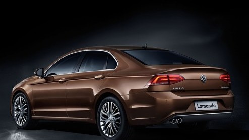 Volkswagen heeft op de Chengdu Motor Show het doek gehaald van de New Midsize Coup (NMC). Zoals te verwachten was die aanduiding puur voor intern gebruik, want de productieversie heet Lamando