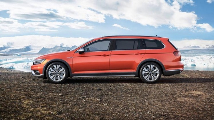Verbrede spatborden, stoerdere bumpers, vierwielaandrijving en wat hoger op z'n poten. Volkswagen stelt in Genve de Passat Alltrack voor.