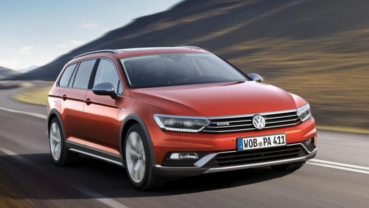 Verbrede spatborden, stoerdere bumpers, vierwielaandrijving en wat hoger op z'n poten. Volkswagen stelt in Genve de Passat Alltrack voor.