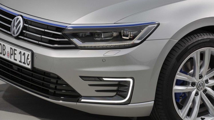 Autotest Volkswagen Passat GTE met 1.4 TSI en elektromotor. De plug-in hybride van de middenklasser zal de toon gaan zetten op de zakelijke markt.