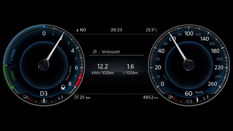 Autotest Volkswagen Passat GTE met 1.4 TSI en elektromotor. De plug-in hybride van de middenklasser zal de toon gaan zetten op de zakelijke markt.
