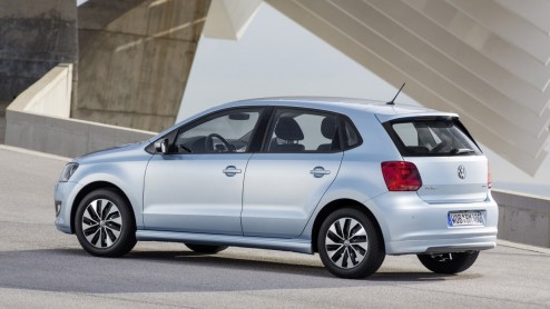 Volkswagen Polo 1.0 TSI BlueMotion met 90 pk en een verbruik van 4,1 l/100km is de zuinigste Polo op benzine. Binnenkort te bestellen en eind dit jaar in de showroom.