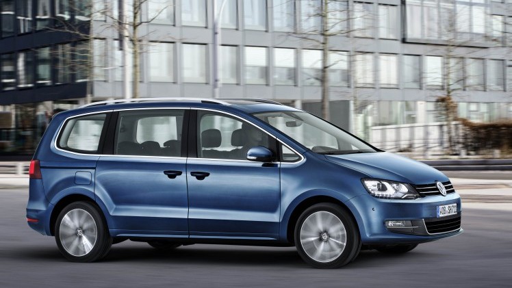 Facelift Volkswagen Sharan blijft subtiel maar omvat wel nieuwe motoren en de laatste generatie veiigheidssystemen. Debuut op Autosalon van Genve 2015.