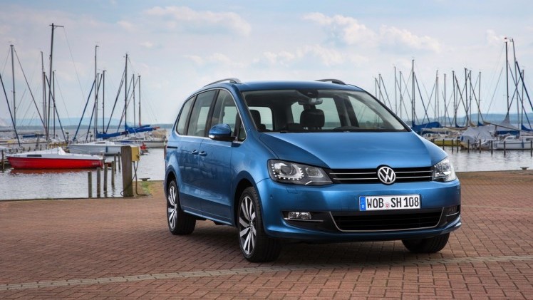 Autotest Volkswagen Sharan, het faceliftmodel is in 2015 subtiel opgefrist met meer uitrusting en nieuwe motoren. We reden de 1.4 TSI en 2.0 TDI.
