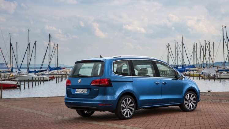 Autotest Volkswagen Sharan, het faceliftmodel is in 2015 subtiel opgefrist met meer uitrusting en nieuwe motoren. We reden de 1.4 TSI en 2.0 TDI.
