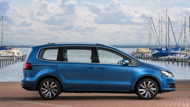 Autotest Volkswagen Sharan, het faceliftmodel is in 2015 subtiel opgefrist met meer uitrusting en nieuwe motoren. We reden de 1.4 TSI en 2.0 TDI.