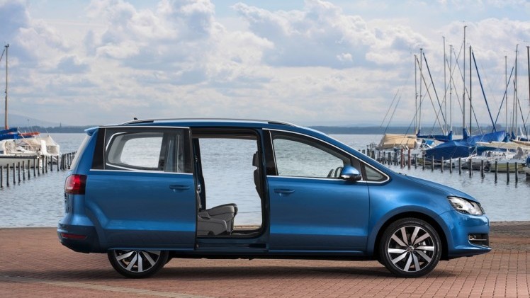 Autotest Volkswagen Sharan, het faceliftmodel is in 2015 subtiel opgefrist met meer uitrusting en nieuwe motoren. We reden de 1.4 TSI en 2.0 TDI.