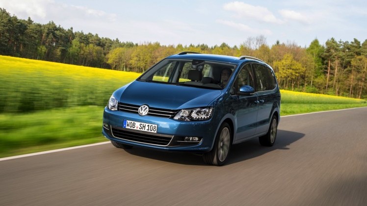 Autotest Volkswagen Sharan, het faceliftmodel is in 2015 subtiel opgefrist met meer uitrusting en nieuwe motoren. We reden de 1.4 TSI en 2.0 TDI.