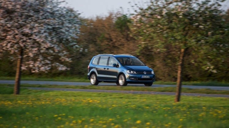 Autotest Volkswagen Sharan, het faceliftmodel is in 2015 subtiel opgefrist met meer uitrusting en nieuwe motoren. We reden de 1.4 TSI en 2.0 TDI.