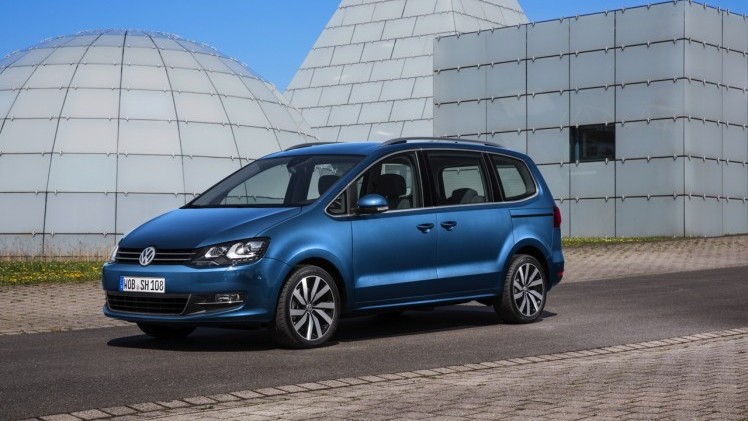 Autotest Volkswagen Sharan, het faceliftmodel is in 2015 subtiel opgefrist met meer uitrusting en nieuwe motoren. We reden de 1.4 TSI en 2.0 TDI.